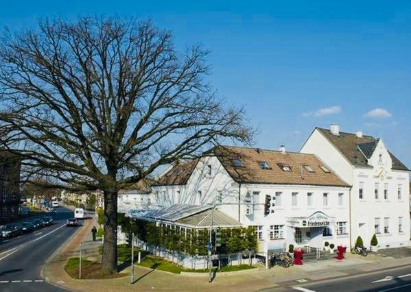 Hotel Friedenseiche Neukirchen-Vluyn Buitenkant foto