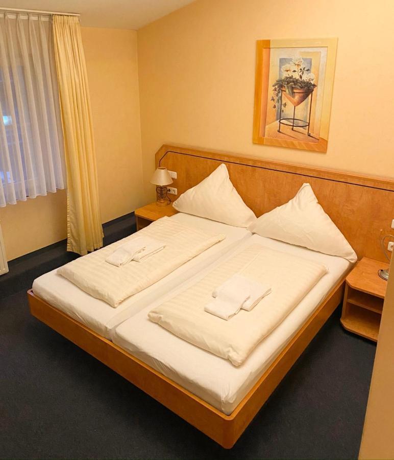 Hotel Friedenseiche Neukirchen-Vluyn Buitenkant foto