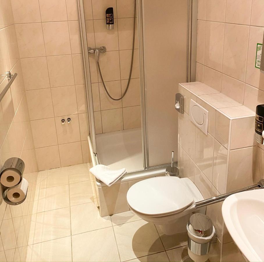 Hotel Friedenseiche Neukirchen-Vluyn Buitenkant foto
